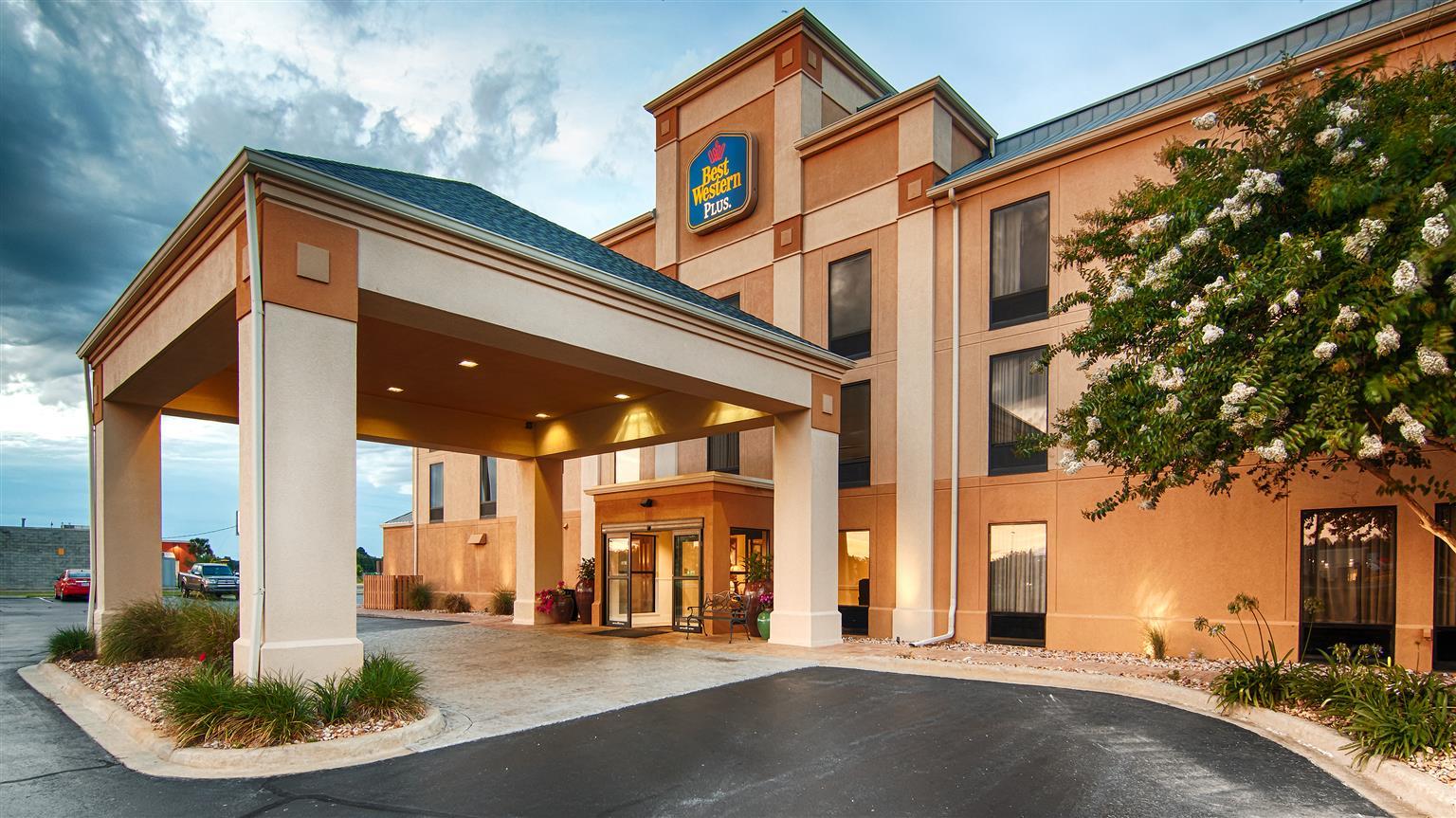 Best Western Plus Madison Hotel Exterior foto